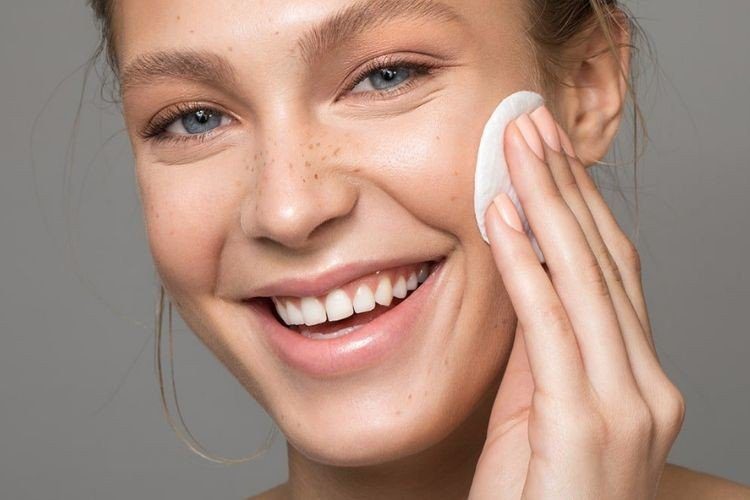 Toners for Acne-Prone Skin