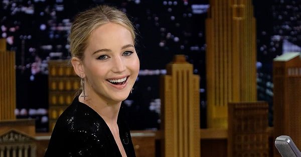 Jennifer Lawrence thinks flying is 'terrible'