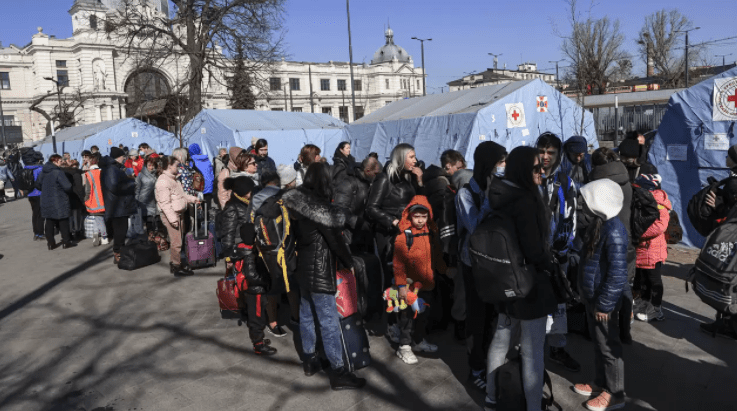 Mayor of Lviv 200,000 refugees in the city, maximum capacity reached