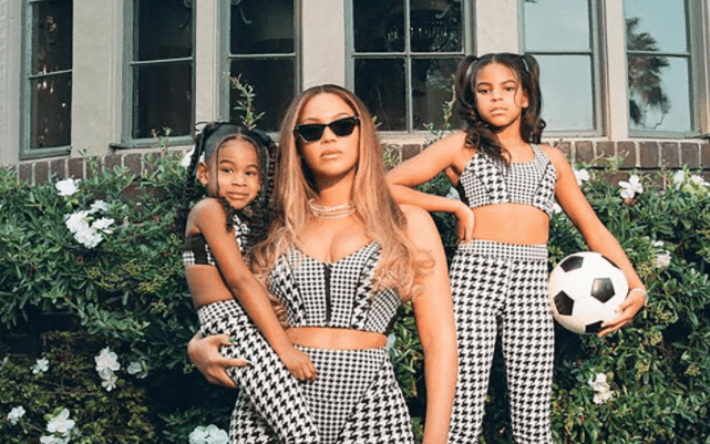 Beyoncé with her kids