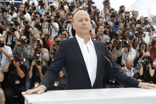 Bruce Willis disoriented during a shoot alarming confidences of a director