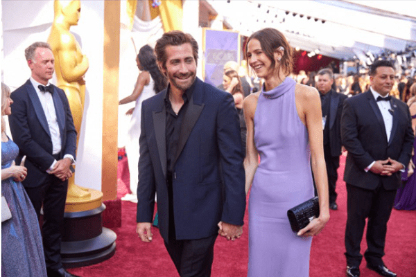 Jake Gyllenhaal and his young French girlfriend make a strong impression on the red carpet