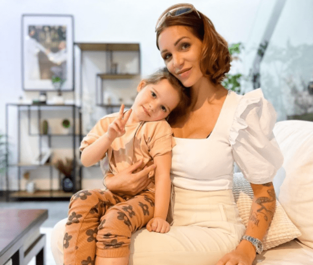 Julia Paredes accused of abusing her daughter Luna she replies, but does not convince