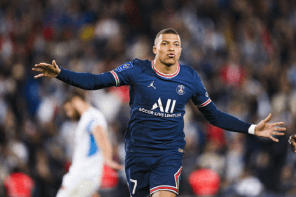 Kylian Mbappé ready to stay in Paris for Emma Smet