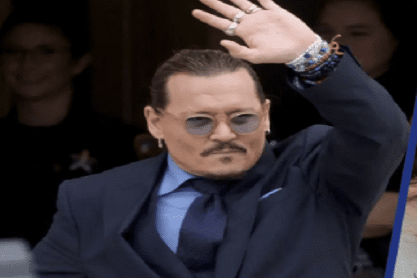 Johnny Depp makes a splash at auction