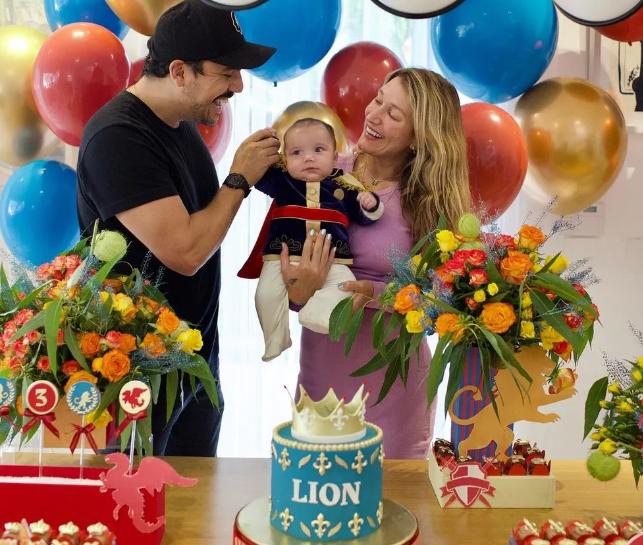 Gabriela Pugliesi celebrates her son Lion's monthsarry