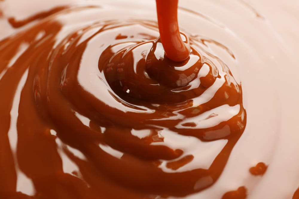 Chocolate cremoso com 3 ingredientes vem ver