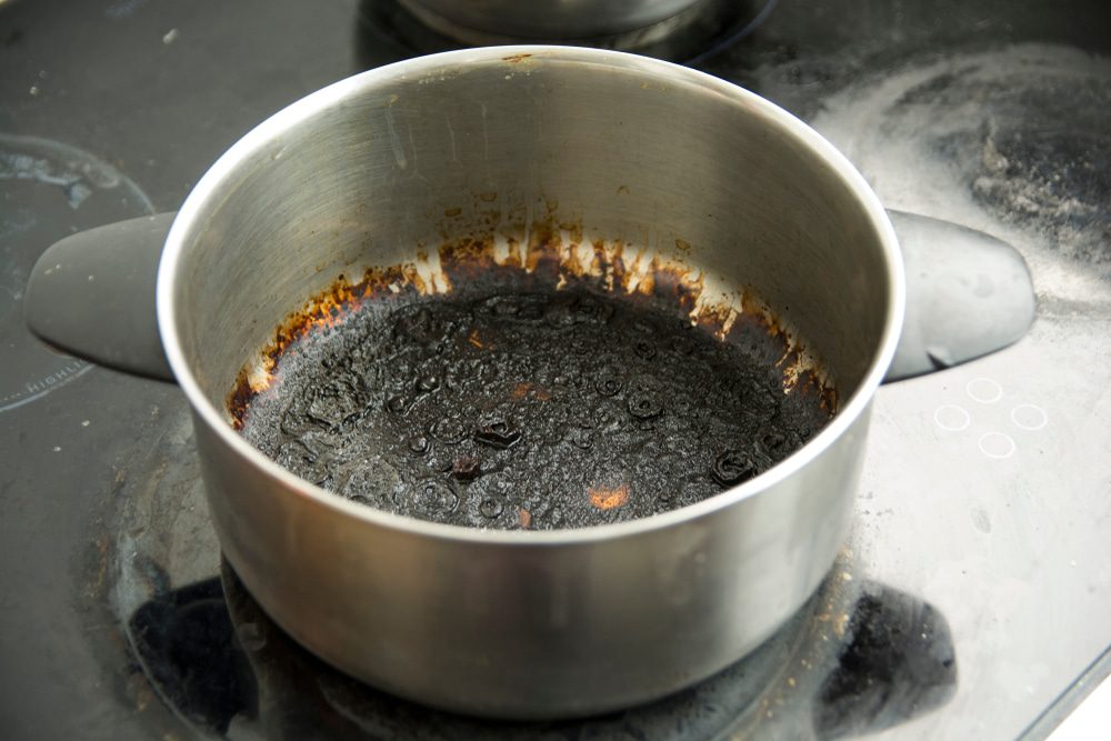 How to clean burnt pans