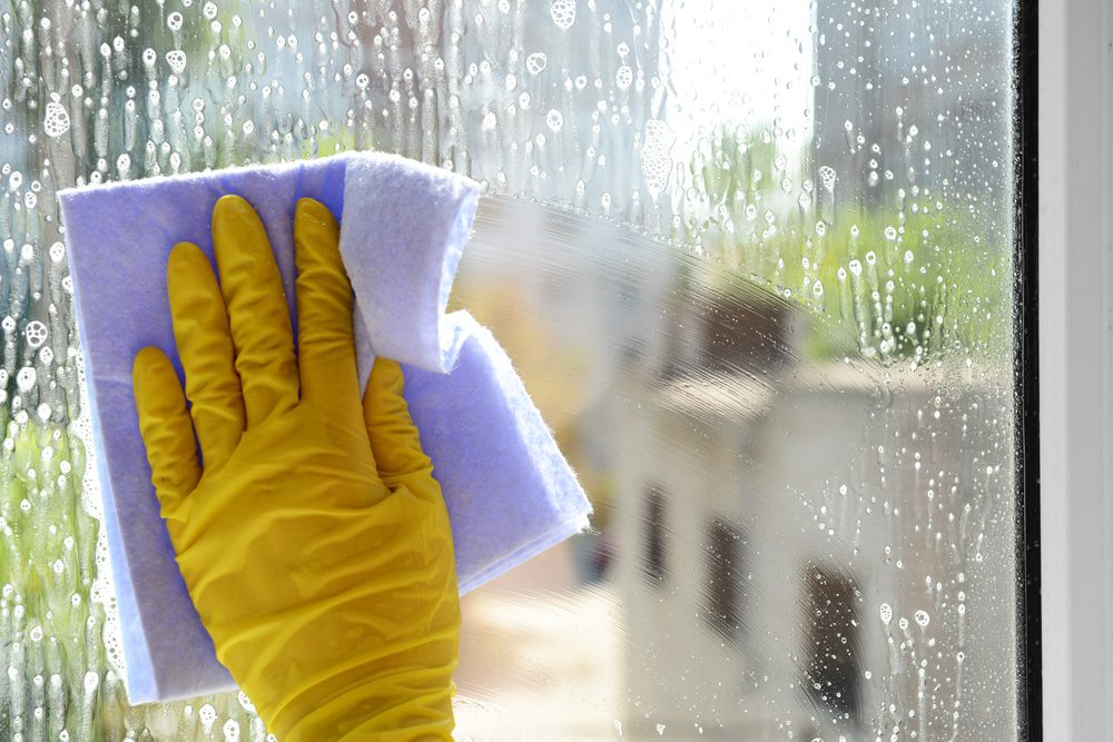 How to properly clean windows