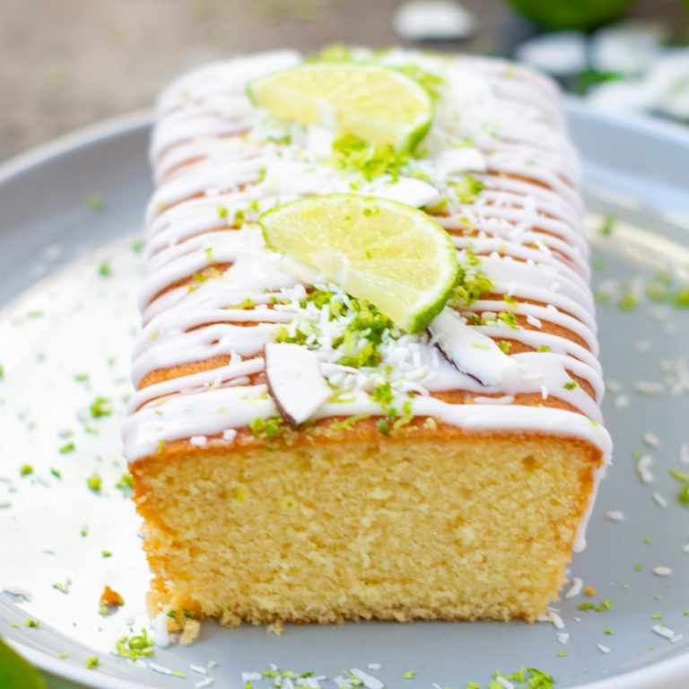 Delicious and refreshing lemon cake for any occasion