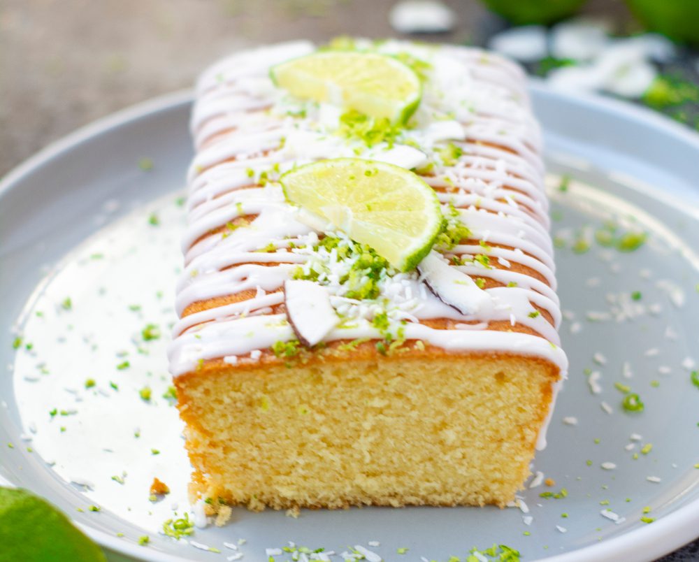 Delicious and refreshing lemon cake for any occasion