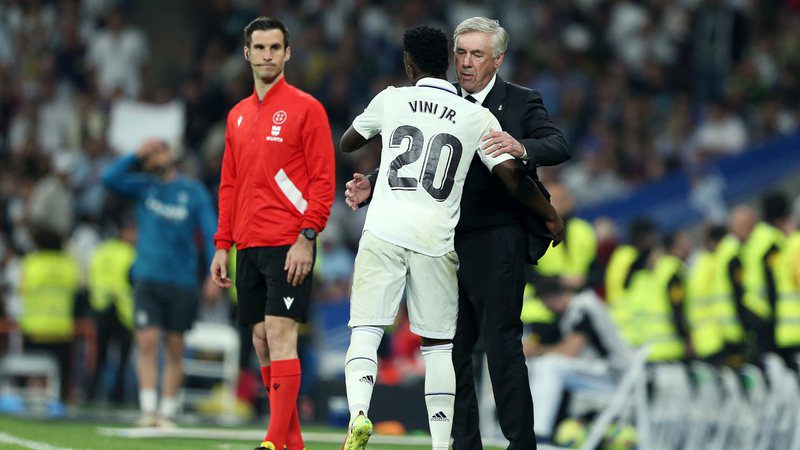 Ancelotti pulls Vini Jr's ear and detonates Real Madrid's defeat