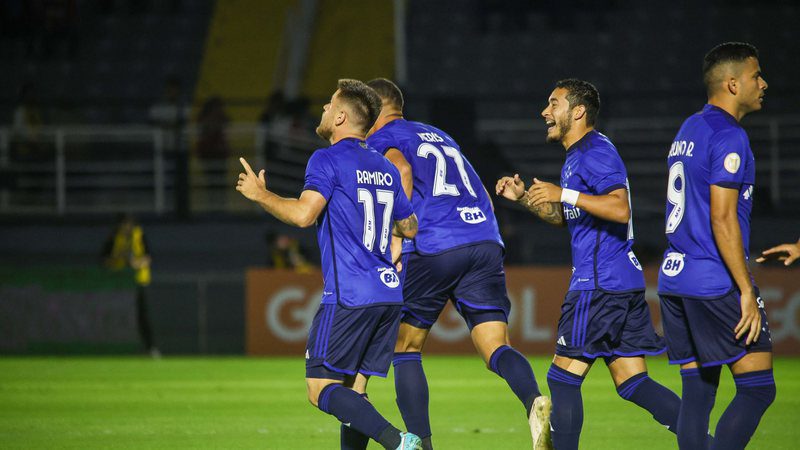 Cruzeiro surprises away from home and runs over Bragantino in