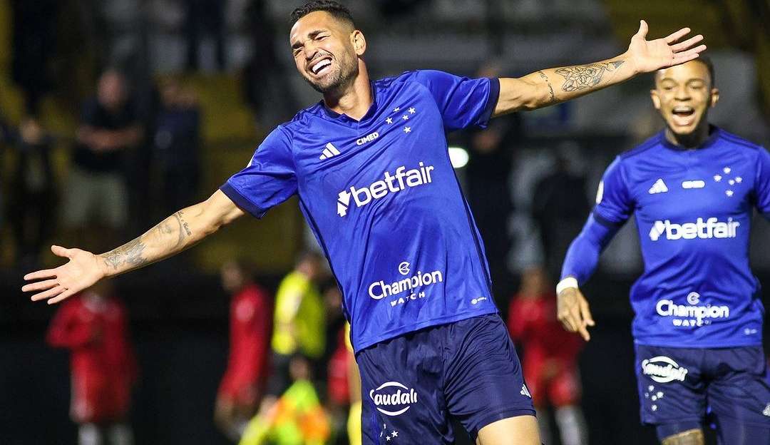 Gilberto scores again, Cruzeiro beats Bragantino and advances in the