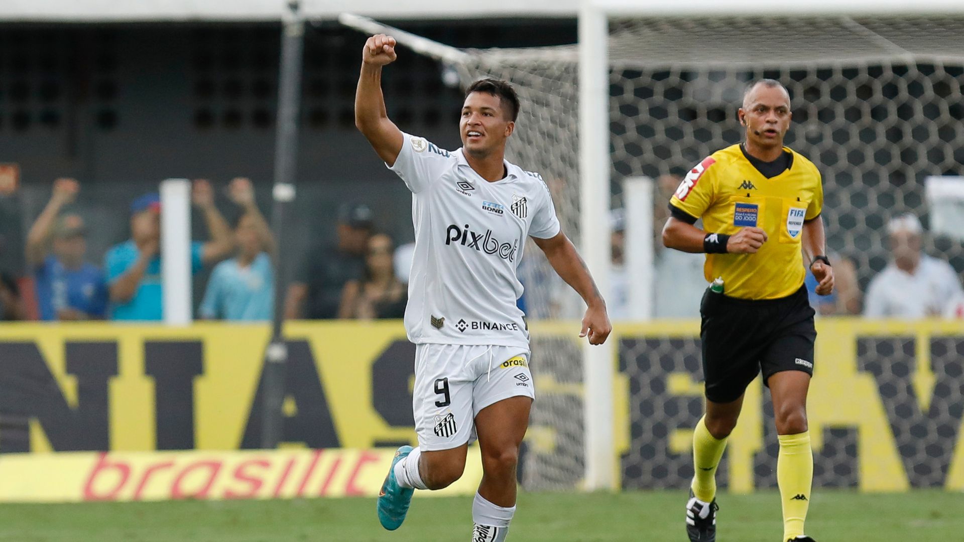 Marcos Leonardo celebrating a goal for Santos (Credit: Getty Images)