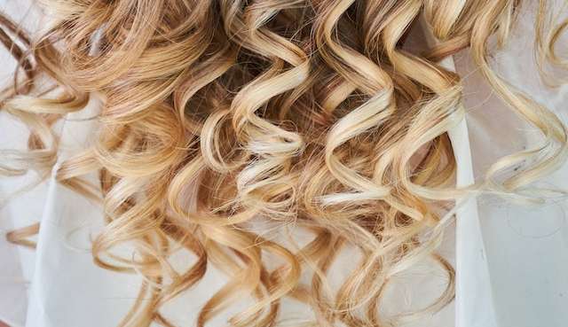 The difference between babyliss and curling iron to curl your