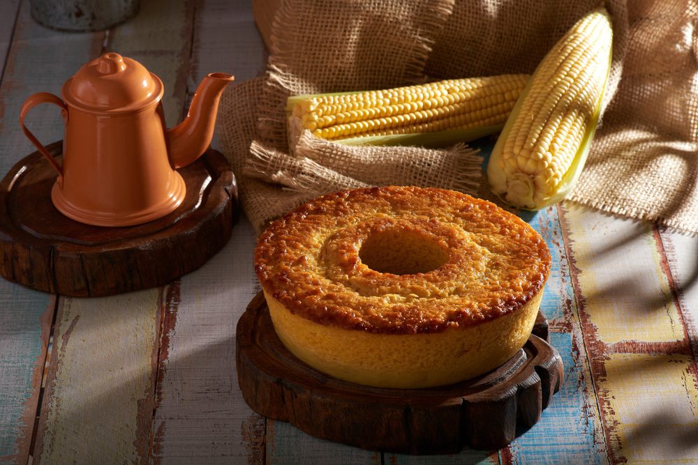 Very easy creamy cornmeal cake for you to learn