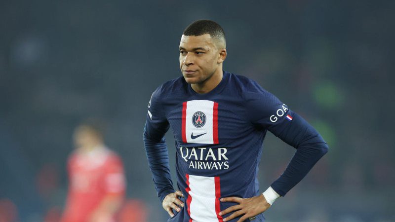 Mbappé scores, but PSG falters and loses to Lorient in