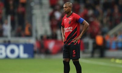 Fernandinho feels good at Athletico PR and waives retirement