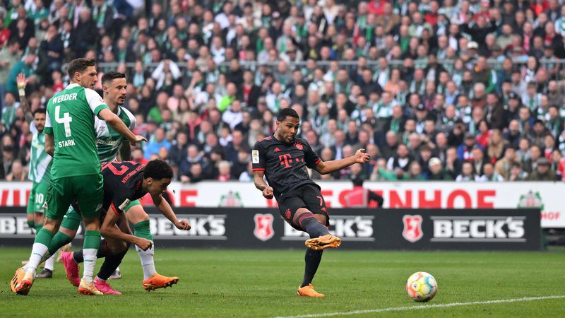 Bayern takes fright, but wins and maintains leadership in the
