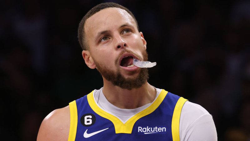 Curry destroys, but Lakers beat Warriors: "Hard way to "