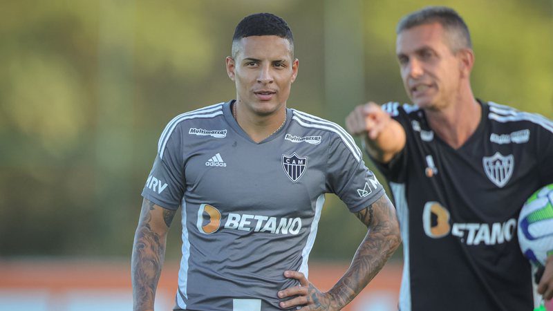 Eight months away, Guilherme Arana indicates that his return is