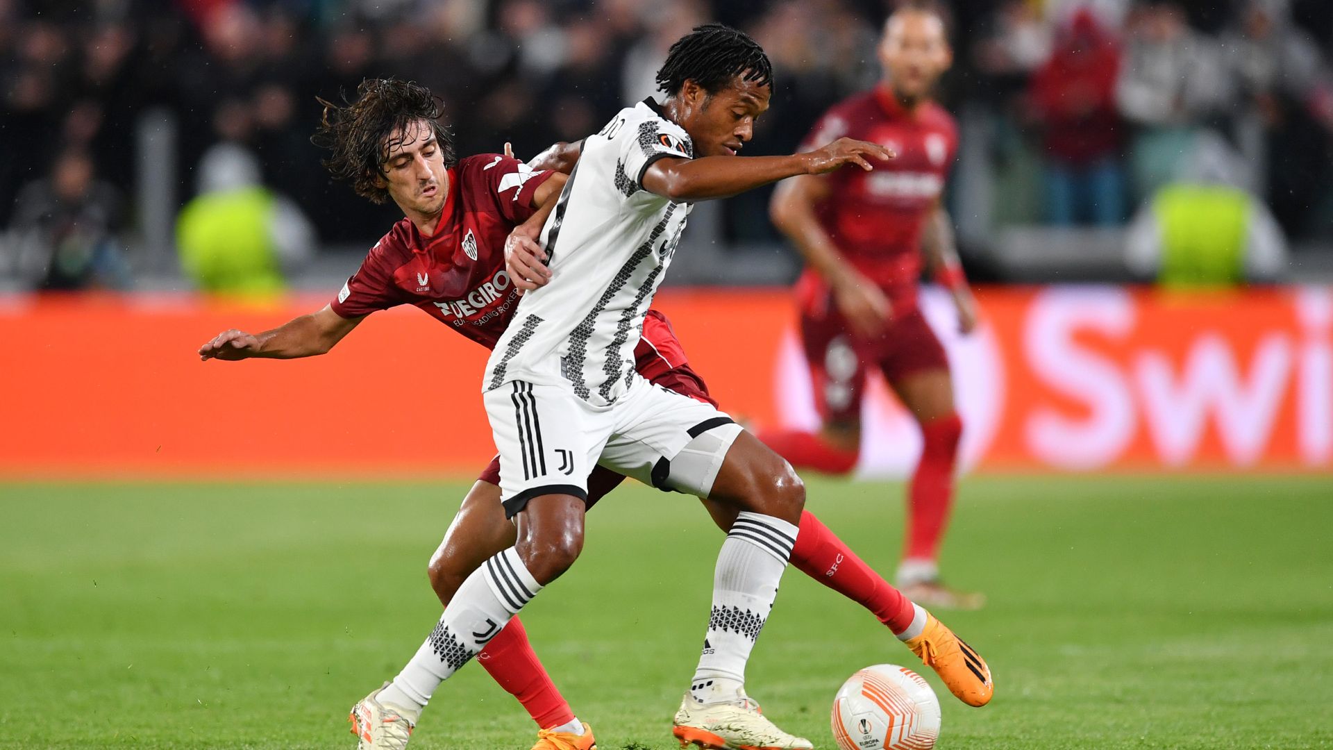 Tough game between Juventus and Sevilla (Credit: Getty Images)