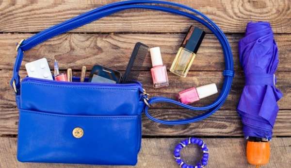 Tips for essential items to put in your purse