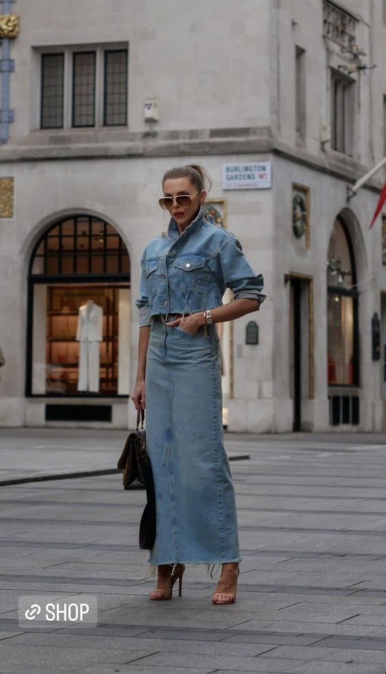 Long denim skirt gains space in the closet of fashionistas (Photo: Reproduction/Pinterest)