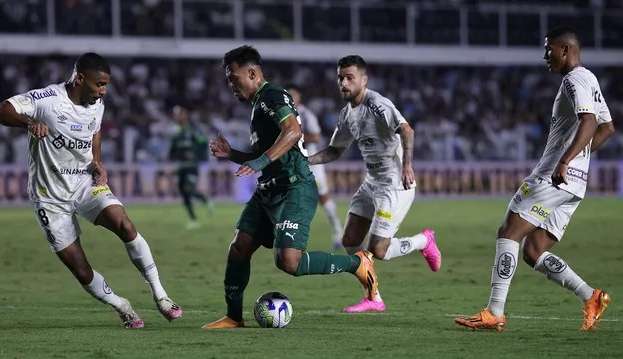 Santos and Palmeiras are tied in the classic at Vila