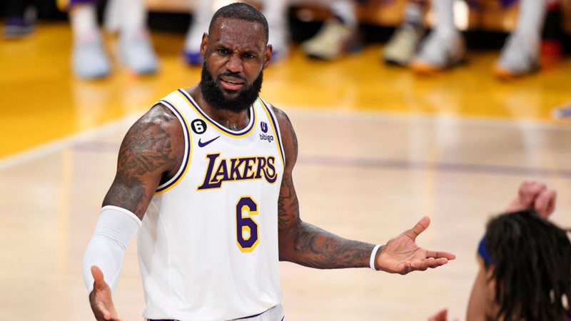 LeBron James sends message to Lakers before 'finale' against Nuggets