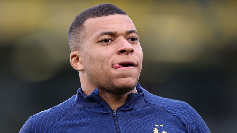 Mbappé takes a stand, and PSG receives pessimistic news about