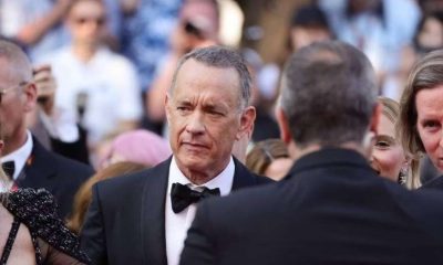 Tom Hanks' wife clarifies the star's behavior on the red