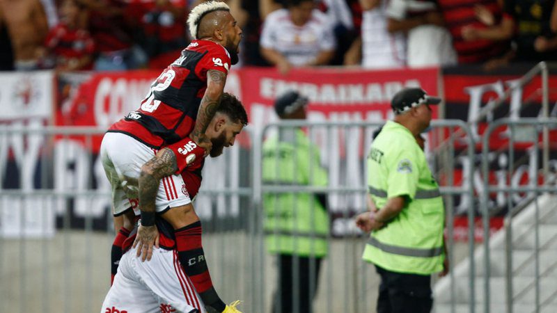 Vidal gives Flamengo an ear pull and misleads about the