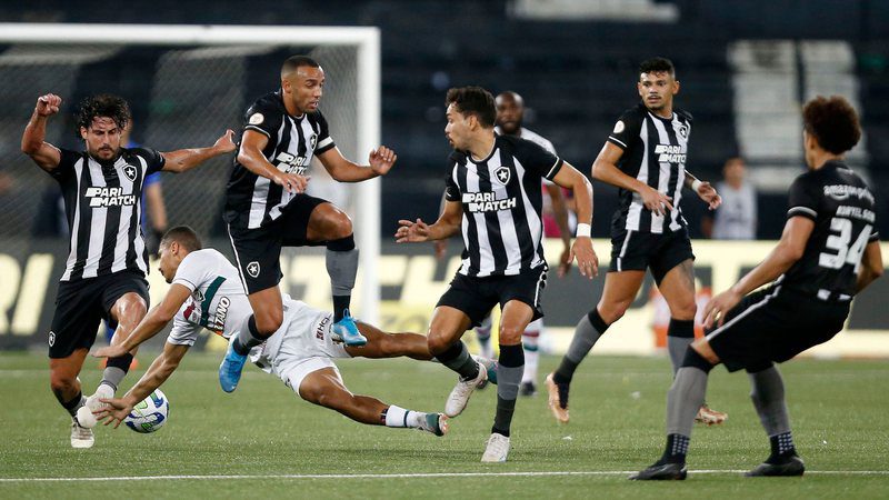 Botafogo beats Fluminense and maintains leadership of the Brasileirão