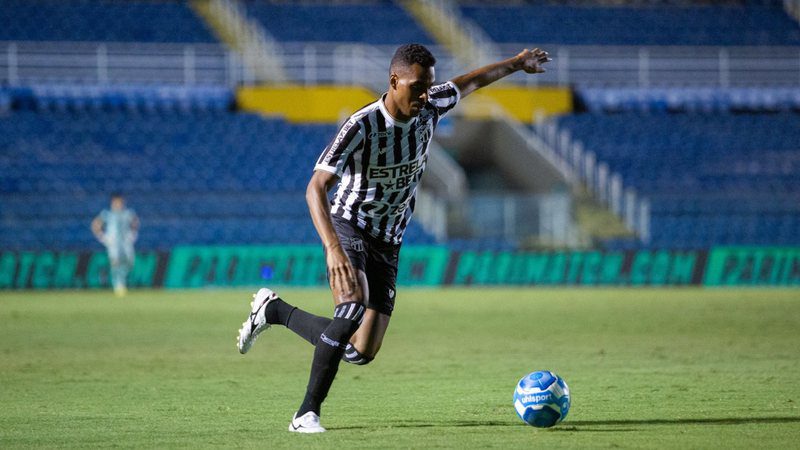 Caíque Gonçalves plans a game against Criciúma