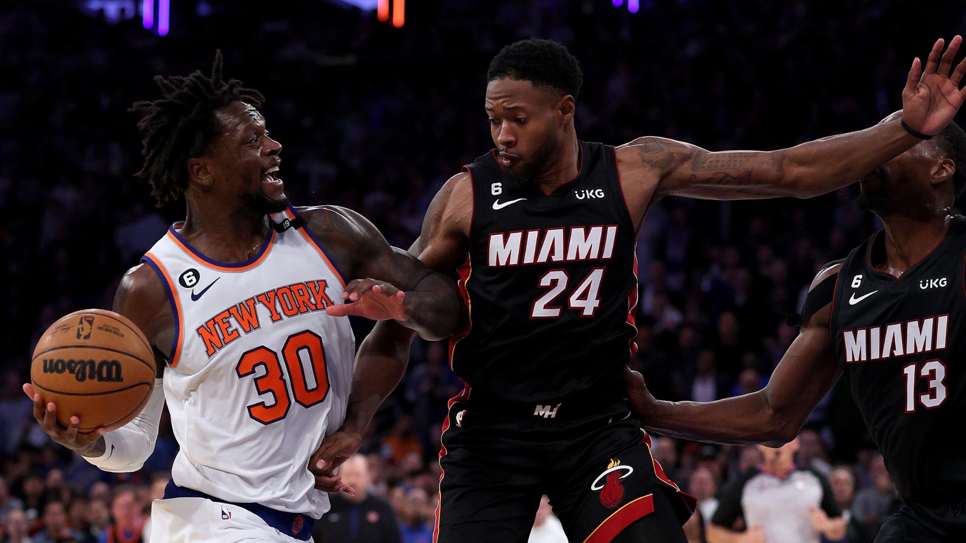 Miami Heat defeats the New York Knicks in the NBA