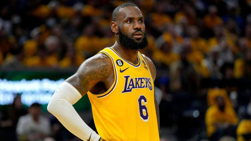 LeBron James lashes out at the Lakers: "We didn't do