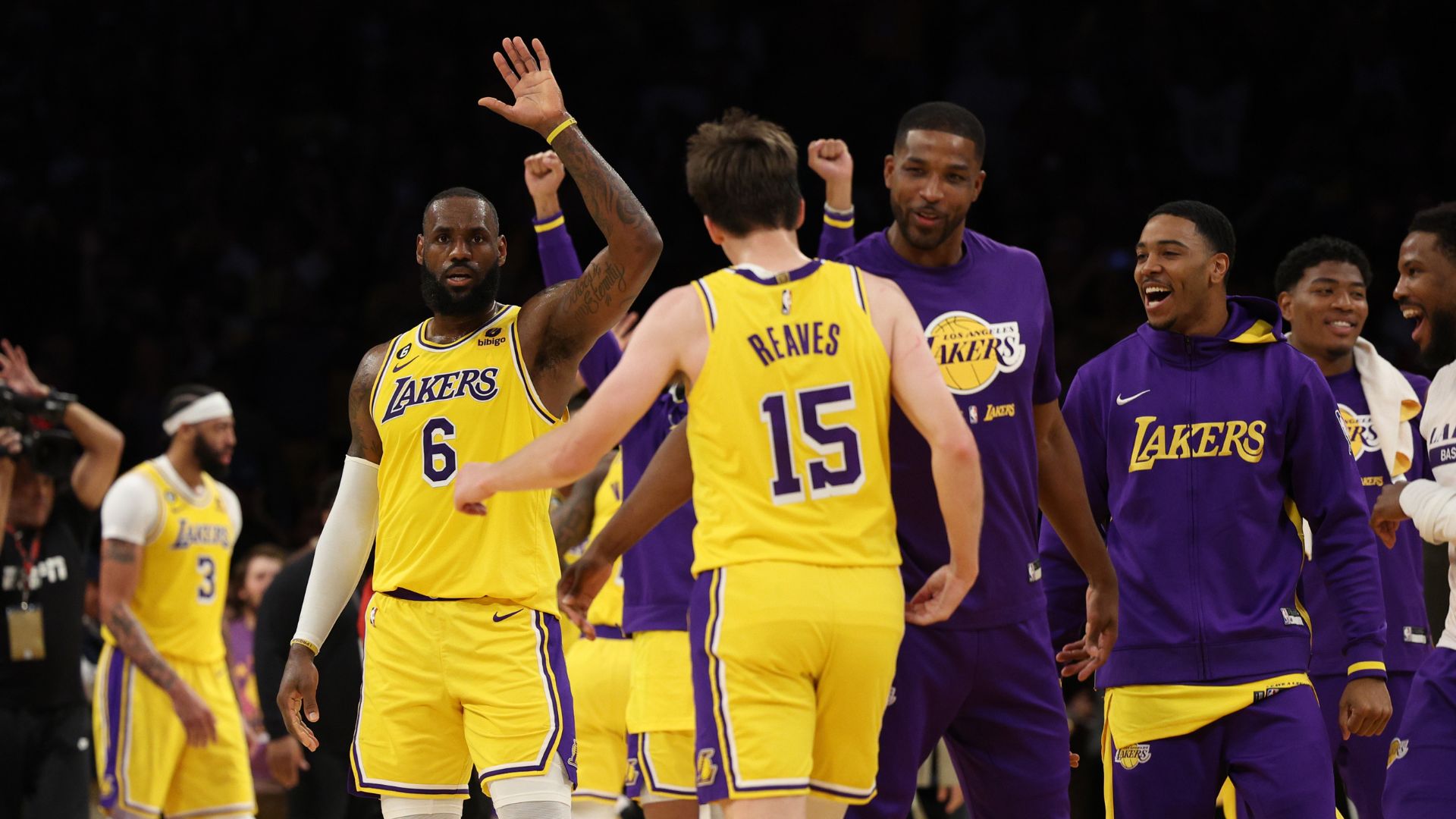 Lakers beat Warriors to reach West Finals