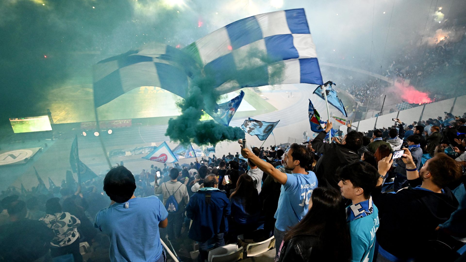 Napoli fans celebrate the title