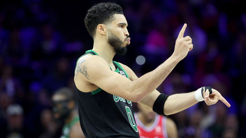 Tatum leads Celtics to second win against ers