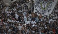 Atlético MG fans protest after defeat to Corinthians: shameless team!