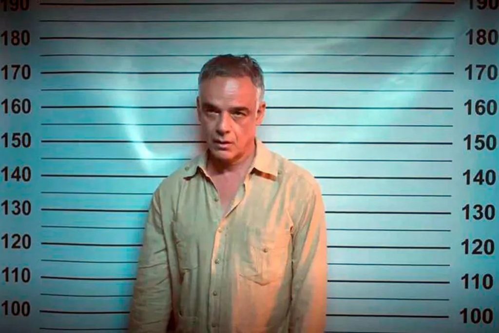 Andrade (Ângelo Antônio) is arrested in Terra e Paixão