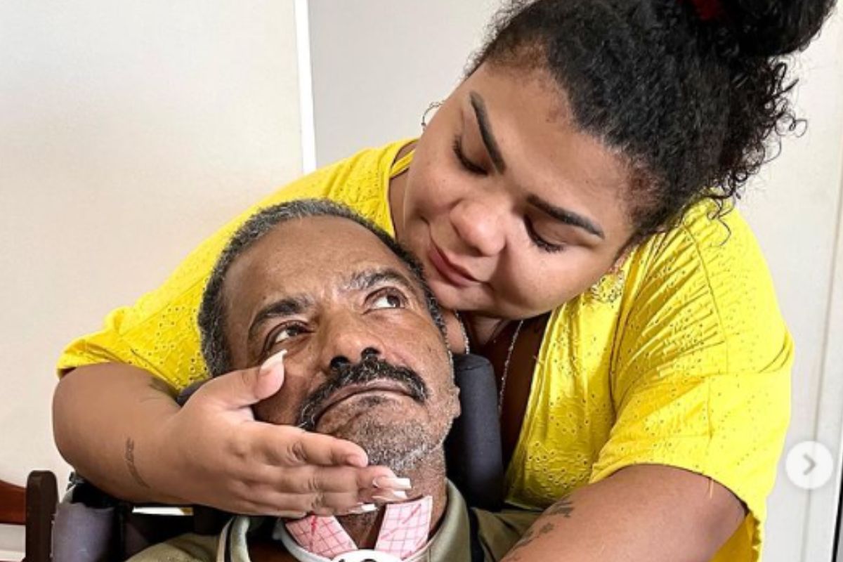 Arlindo Cruz reappears after hospital discharge: 'My love is back'