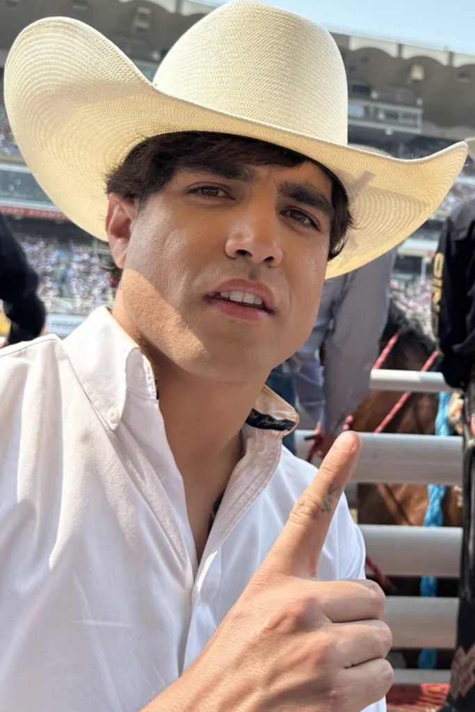 Caio Castro in a pawn hat