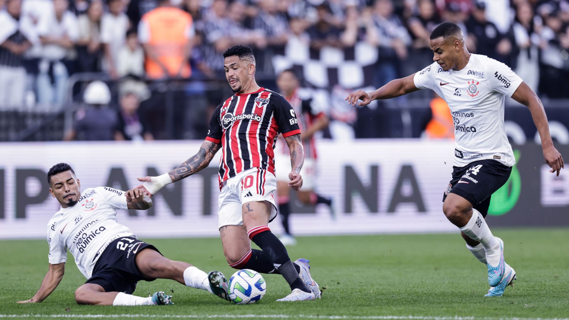 Corinthians and Sao Paulo in action