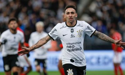 Corinthians striker is robbed and attacked after leaving training