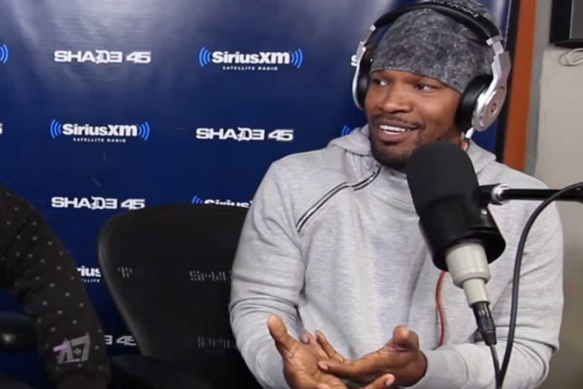 Jamie Foxx reappears in public smiling and recovered Video!