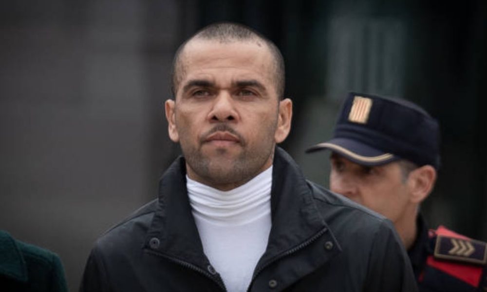 Find out who paid Daniel Alves' bail
