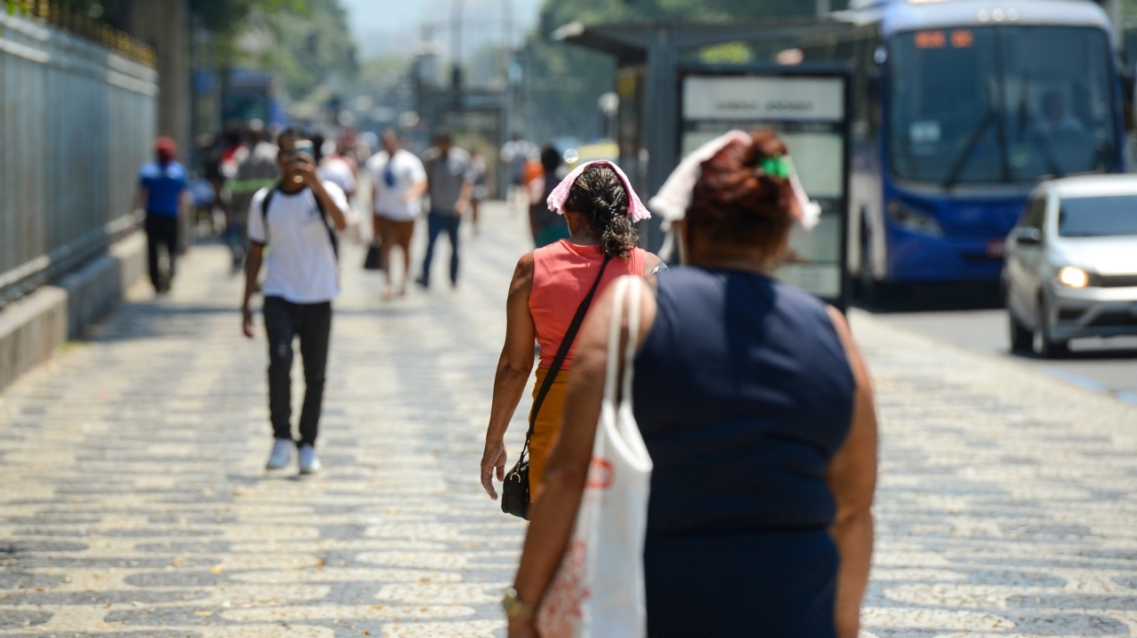 Heat wave threatens health in several Brazilian states